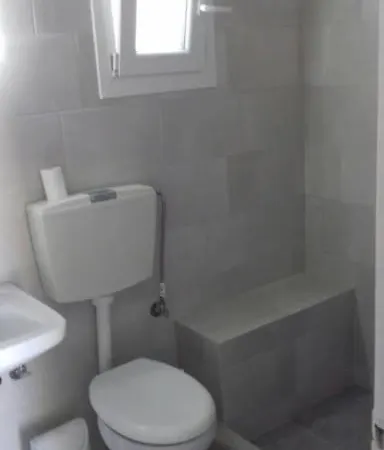 Emeli, Close To Beaches And Downtown