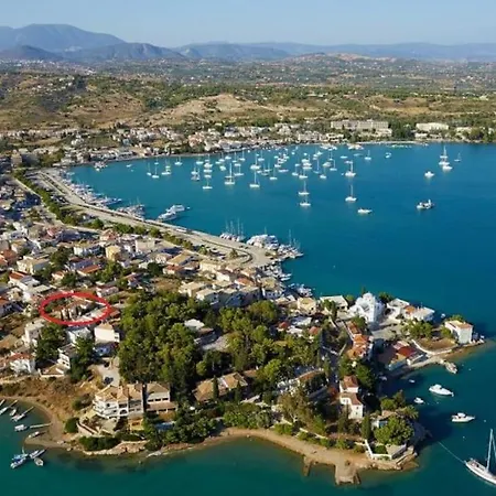 Emeli, Close To Beaches And Downtown Apartamento Porto Heli